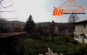 Porodična kuća sa okućnicom, naselje Podpeć Tinja